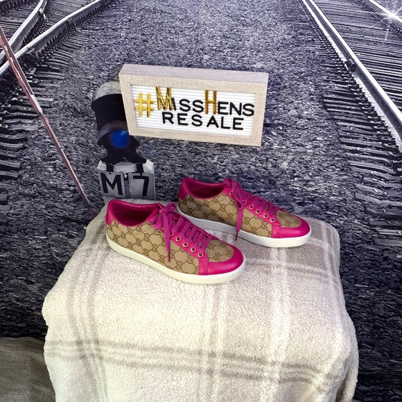 GUCCI BROOKLYN ORIGINAL BEIGE CANVAS LACE UP SHOES - Picture 2 of 9